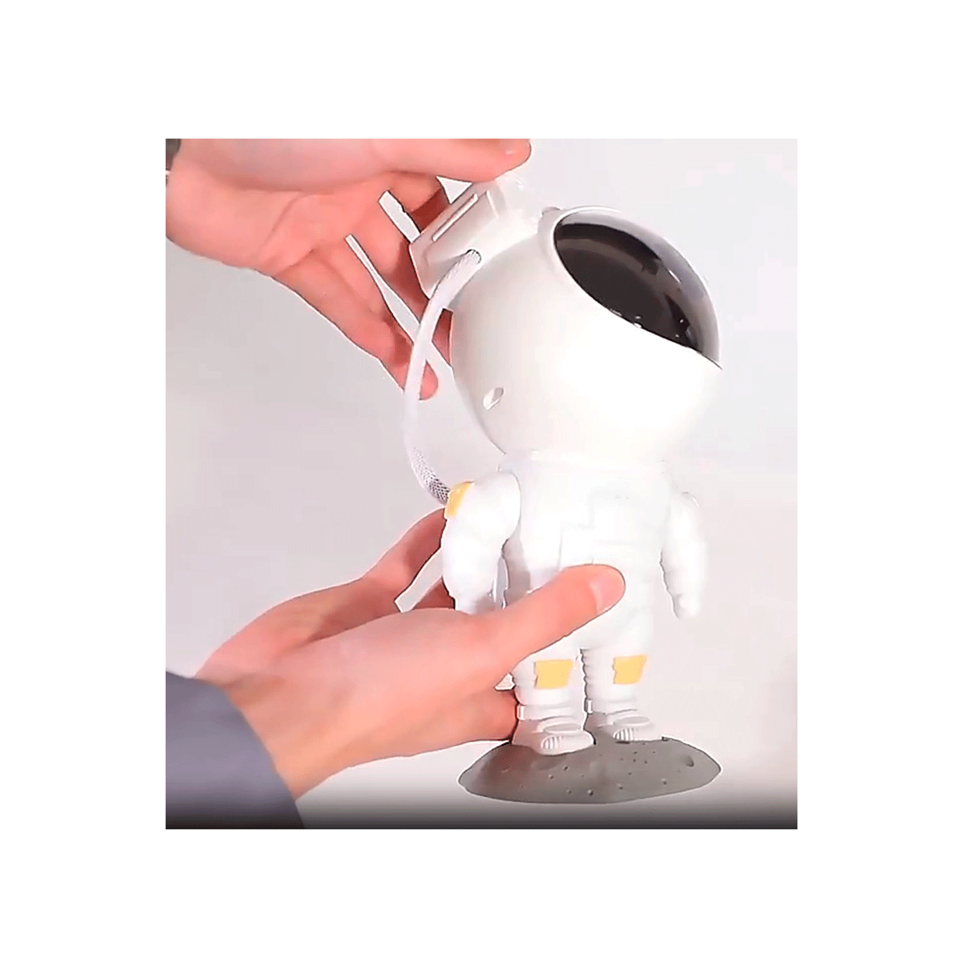 Svjetiljka u obliku Astronauta s projektorom iTotal 1097528 - Slika 6