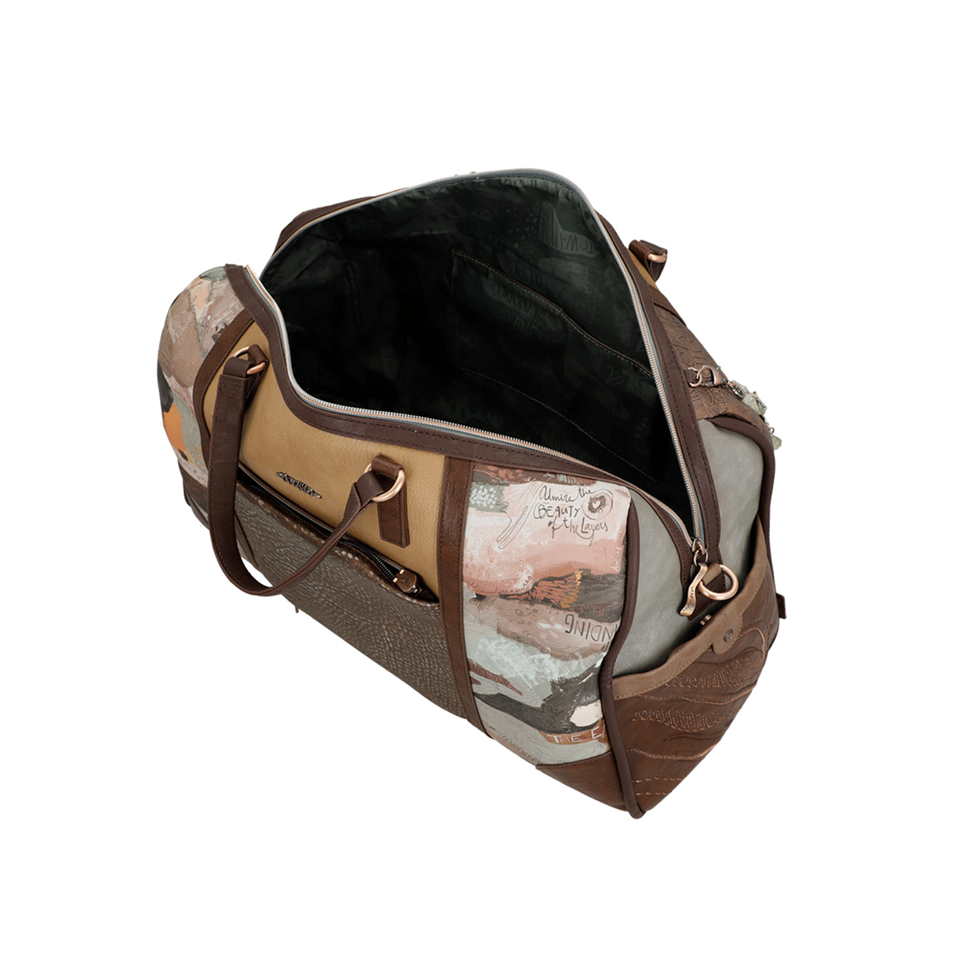 Tip zatvarača: patentni zatvarač/zip Broj pretinaca i džepova: 1 glavni pretinac, 2 bočna i 1 stražnji džep, 3 unutarnja Tip ručke/remena: 2 ručke, 1 odvojivi remen za preko ramena